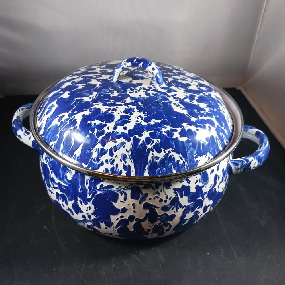 Golden Rabbit Vintage Blue White Enamelware 2.5 Quart Cobalt Swirl Dutch Oven